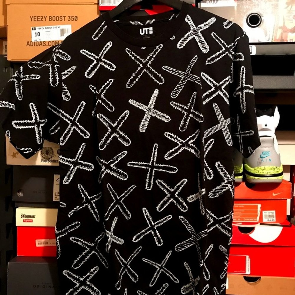 Uniqlo x KAWS Tee
